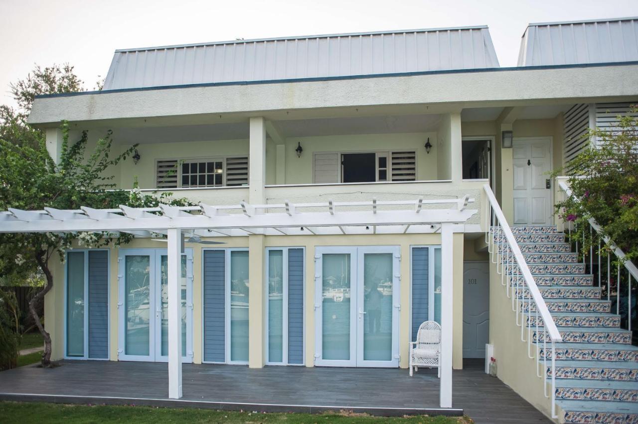 Seawind Beach Apartments Montego Bay Buitenkant foto